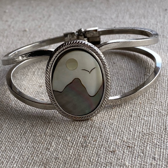 🌴Mother of Pearl Inlay Landscape Clamper Bracelet - Picture 5 of 5